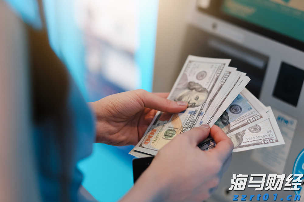 自治区党委老干部局到我市开展铸牢中华民族共同体意识座谈研讨暨“老书记初心讲堂”专题宣讲报告会